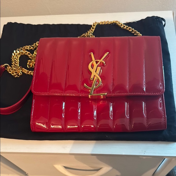 Yves Saint Laurent Glossy Red Crossbody Bag with Gold Chain - Picture 2 of 12
